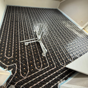 Fußbodenheizugn Fräsen - Vorteile einer Fußbodenheizung - Clima-Comfort