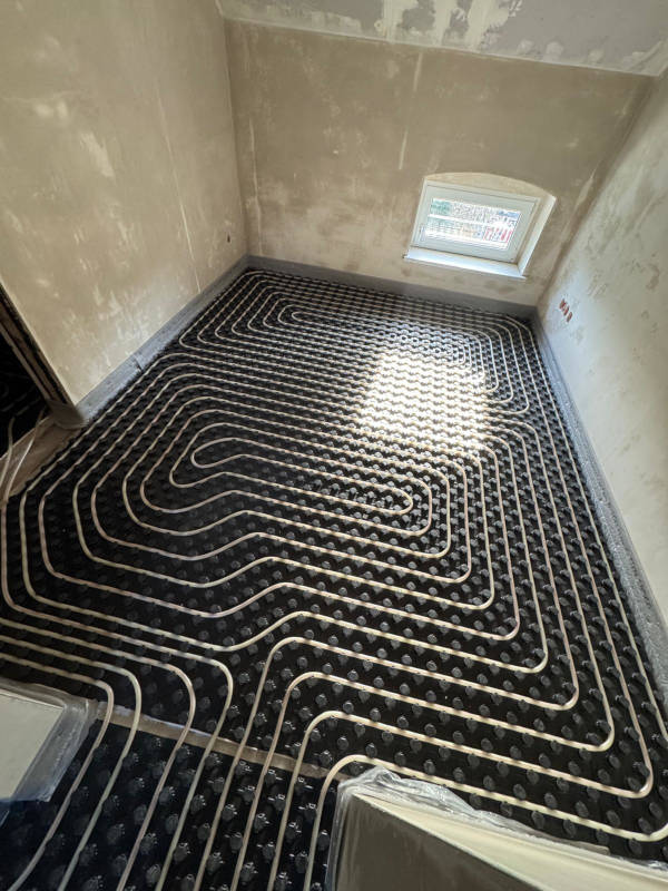 Fußbodenheizung fräsen Adam Ciba - Fußbodenheizung im Noppensystem