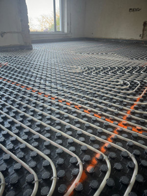 Fußbodenheizung Fräsen Adam Ciba - Fußbodenheizung mit Noppensystem