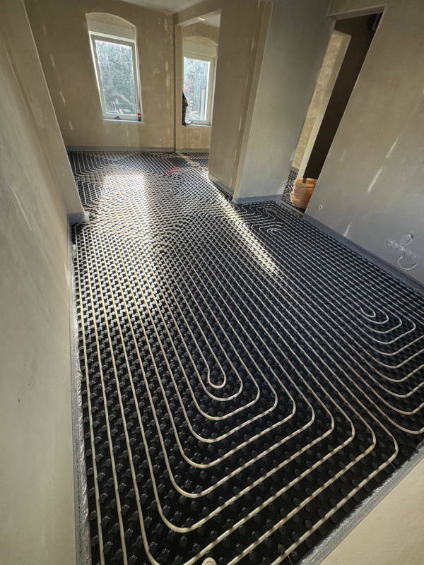 Fußbodenheizung Fräsen Adam Ciba - Noppensystem