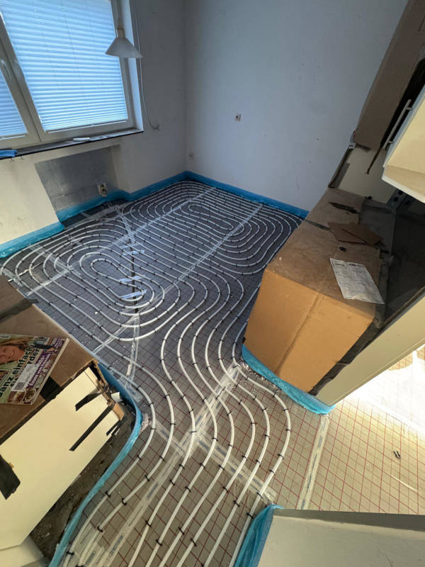 Fußbodenheizung Fräsen Adam Ciba - Tackersystem